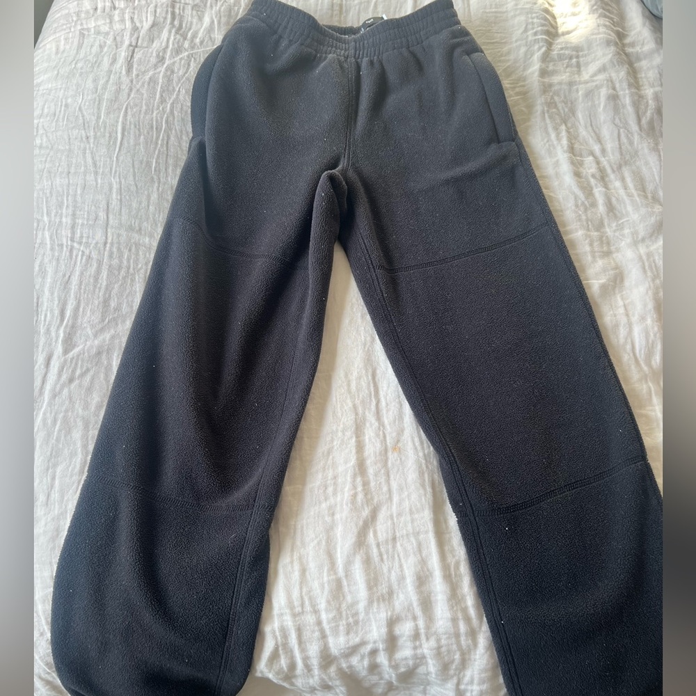 Tna fleece sweatpants